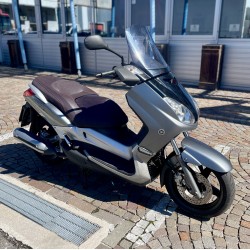 YAMAHA XMAX 250